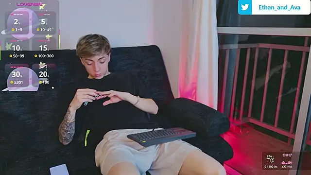 ethan and ava online show from 27, 10, 2025