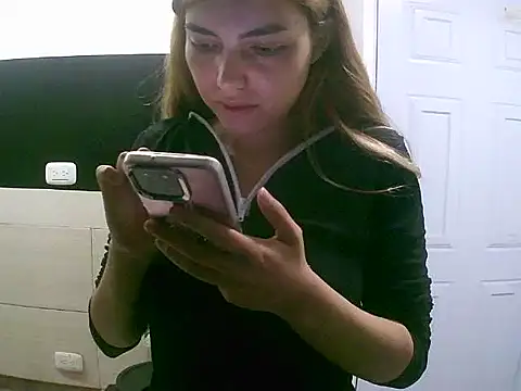 VittoriaTaylor online show from 10, 11, 2025