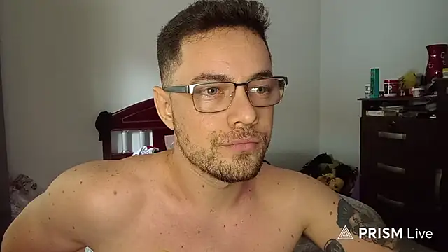 Snapshot of Dyllan__ chatting on 22, 5, 2026 Dyllan online show from 22, 5, 2026