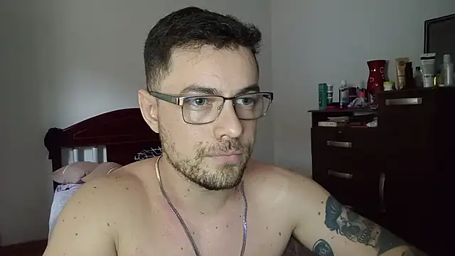 Snapshot of Dyllan__ chatting on 26, 5, 2026 Dyllan online show from 26, 5, 2026