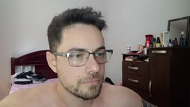 Snapshot of Dyllan__ chatting on 9, 6, 2026 Dyllan online show from 9, 6, 2026