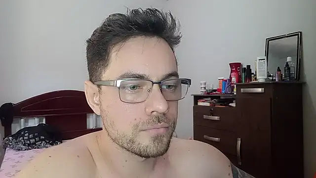Snapshot of Dyllan__ chatting on 12, 6, 2026 Dyllan online show from 12, 6, 2026