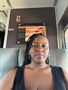 Snapshot of xoxoHotCoCo chatting on 10, 5, 2026 xoxoHotCoCo online show from 10, 5, 2026