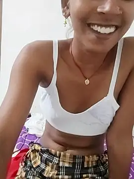 Snapshot of Divya-2007 chatting on 3, 11, 2025 Divya-2007 online show from 3, 11, 2025