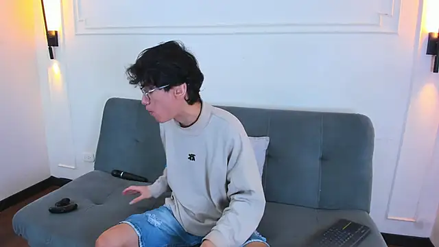 Snapshot of Cum_hunters chatting on 16, 6, 2026 Cum hunters online show from 16, 6, 2026