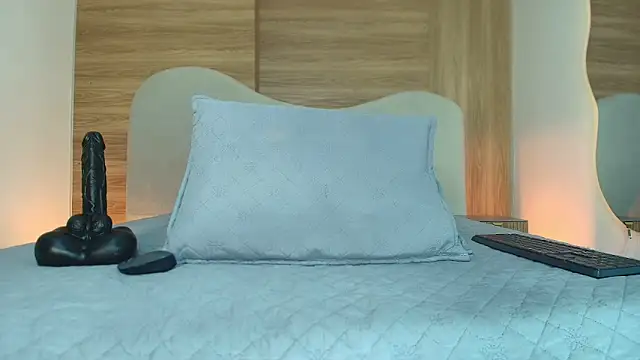 Auroraa miller online show from 24, 4, 2026