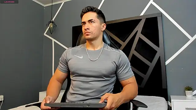 Brad Summer online show from 3, 2, 2025