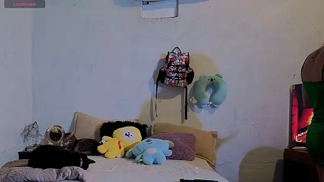 Snapshot of MARIELSINS_AND_DAIKIJACK chatting on 18, 10, 2025 MARIELSINS AND DAIKIJACK online show from 18, 10, 2025