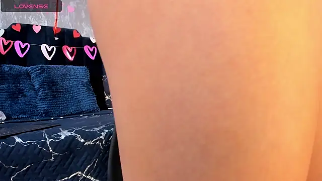 Isis ariany  online show from 24, 2, 2025