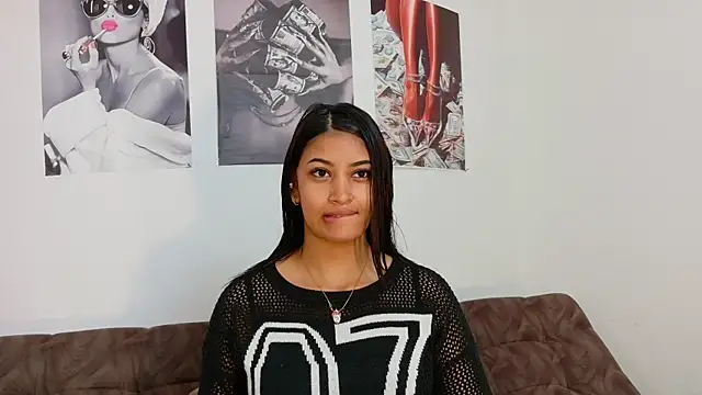 loretahorny online show from 10, 10, 2025