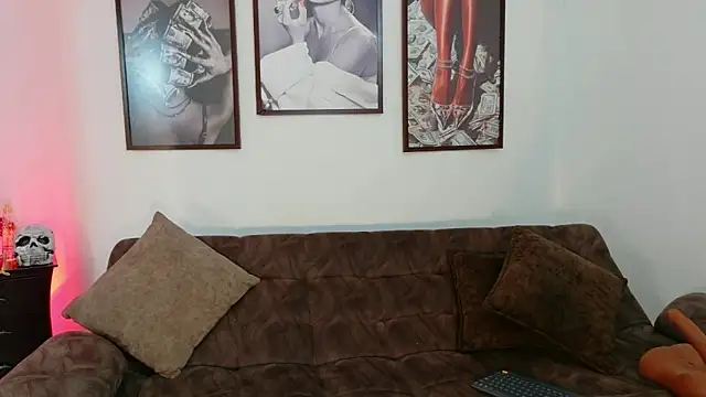 loretahorny online show from 28, 10, 2025