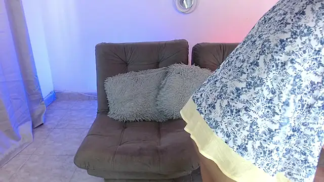 lucie petite online show from 24, 1, 2025