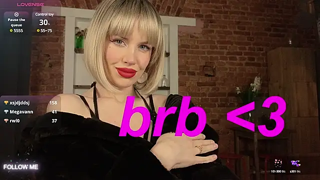 Snapshot of _TiffanyCo_ chatting on 20, 1, 2025 TiffanyCo online show from 20, 1, 2025