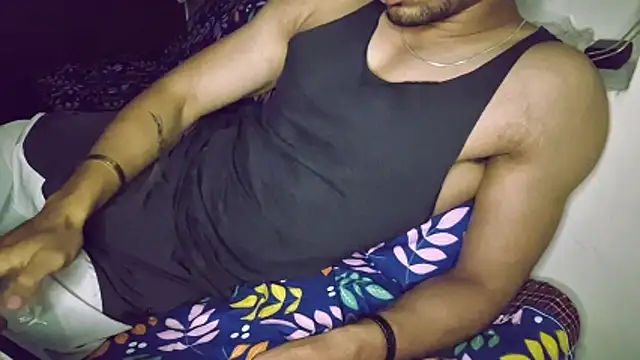 Snapshot of hot_hunk_boy chatting on 16, 11, 2025 hot hunk boy online show from 16, 11, 2025