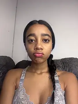 Zoe Sweett18 online show from 25, 2, 2026