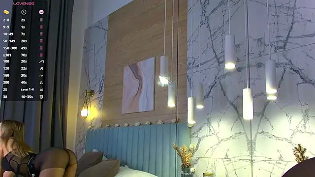 Snapshot of AmberShays chatting on 4, 3, 2025 AmberShays online show from 4, 3, 2025