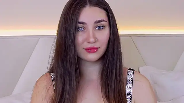 Snapshot of KiraBarlows chatting on 19, 2, 2025 KiraBarlows online show from 19, 2, 2025