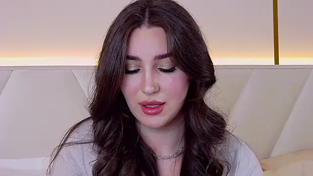 Snapshot of KiraBarlows chatting on 24, 2, 2025 KiraBarlows online show from 24, 2, 2025