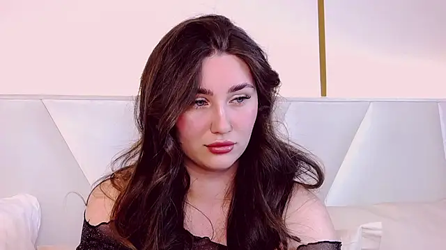 Snapshot of KiraBarlows chatting on 6, 3, 2025 KiraBarlows online show from 6, 3, 2025