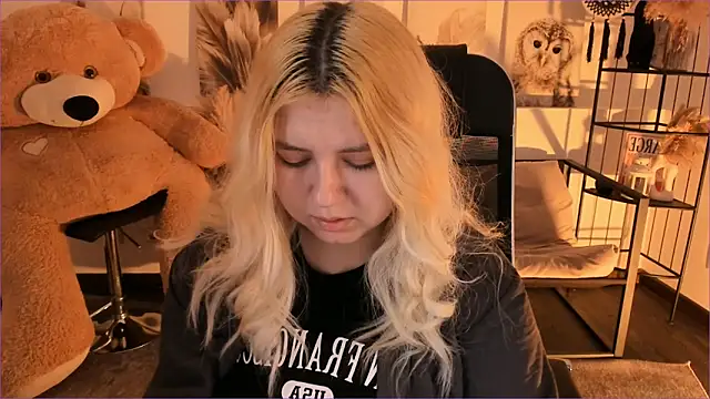 DiaAngell online show from 18, 12, 2025