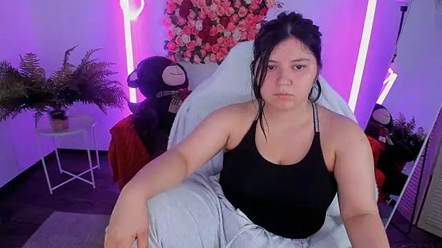 Snapshot of DiaAngell chatting on 10, 6, 2026 DiaAngell online show from 10, 6, 2026