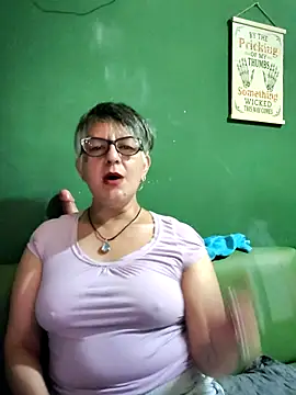 Snapshot of ilonna2025 chatting on 25, 10, 2025 ilonna2025 online show from 25, 10, 2025