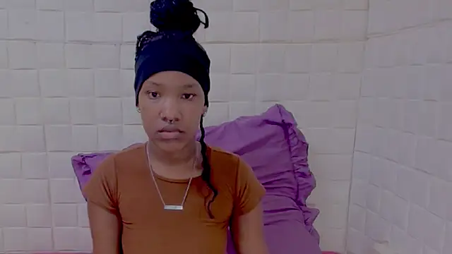 EroticSexyPrada online show from 17, 4, 2026