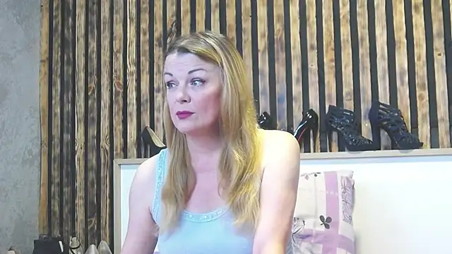 Snapshot of Kisi_Lovi chatting on 21, 7, 2026 Kisi Lovi online show from 21, 7, 2026