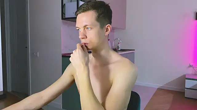 max shy online show from 7, 3, 2025