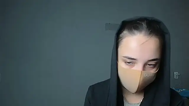 Snapshot of Eva_Gloryy chatting on 8, 10, 2025 Eva Gloryy online show from 8, 10, 2025