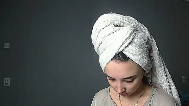 Snapshot of Eva_Gloryy chatting on 10, 10, 2025 Eva Gloryy online show from 10, 10, 2025