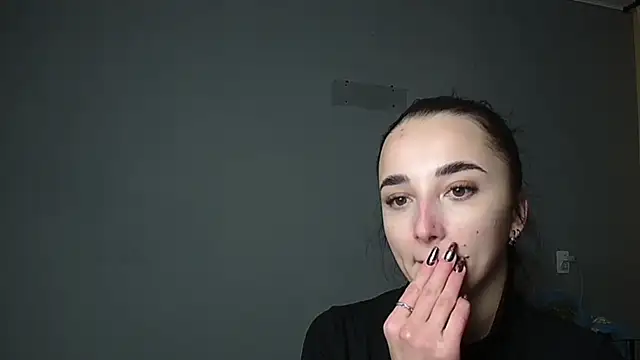 Snapshot of Eva_Gloryy chatting on 13, 12, 2025 Eva Gloryy online show from 13, 12, 2025