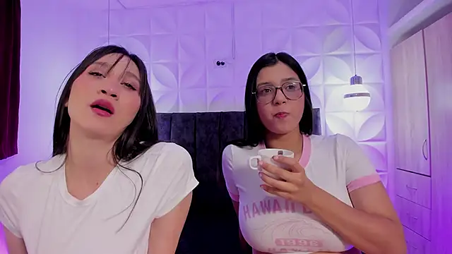 Snapshot of angel_x13 chatting on 18, 11, 2025 angel x13 online show from 18, 11, 2025