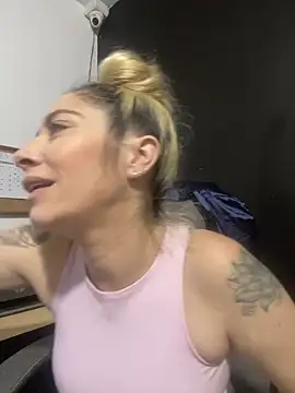 viktoria davis  online show from 21, 3, 2025