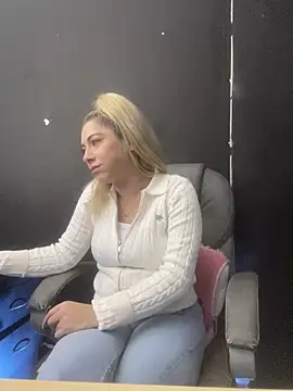 viktoria davis  online show from 8, 2, 2026