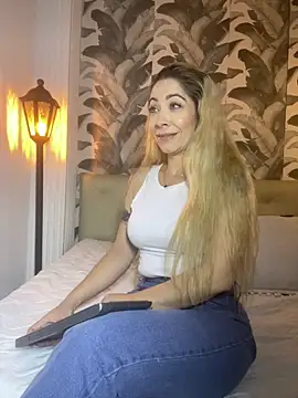 viktoria davis  online show from 22, 3, 2026