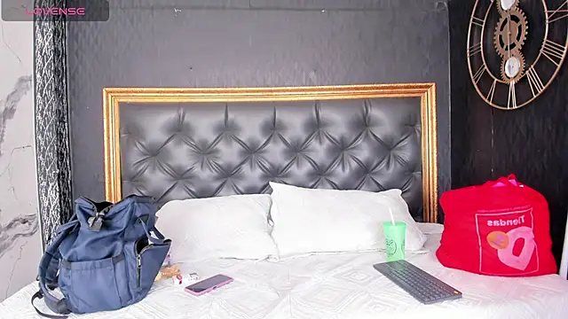 DalayMoore online show from 4, 12, 2025