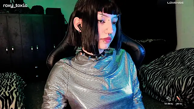 roxy toxic online show from 11, 11, 2025