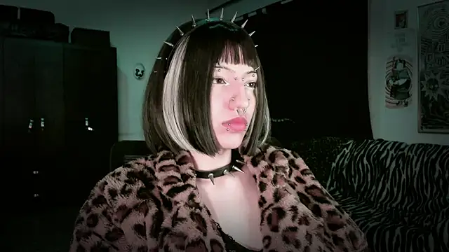 roxy toxic online show from 14, 5, 2026