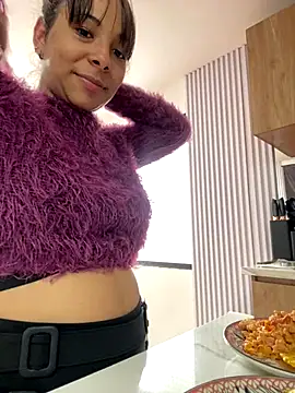 Snapshot of Freydis18 chatting on 29, 11, 2025 Freydis18 online show from 29, 11, 2025