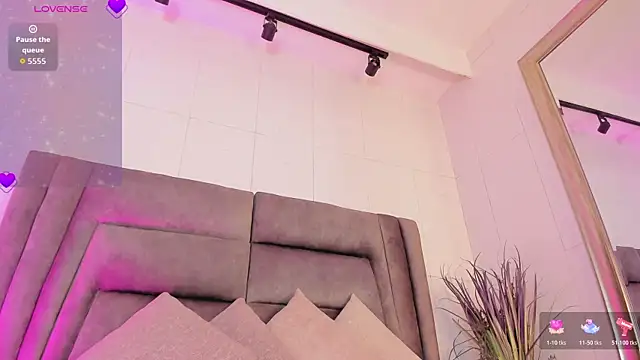 DannaJhonson1 online show from 13, 4, 2026