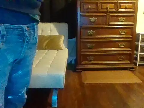 Snapshot of biggzee6 chatting on 4, 12, 2025 biggzee6 online show from 4, 12, 2025