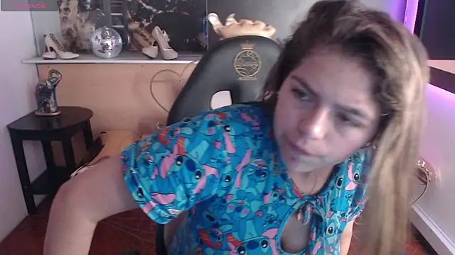 Kitten Cam online show from 28, 10, 2025