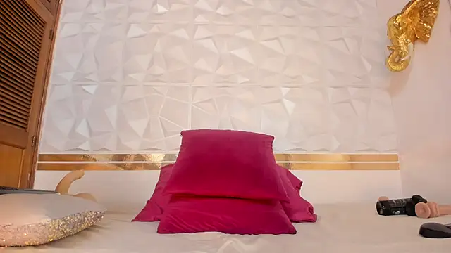 Sara Collinnss online show from 27, 3, 2026