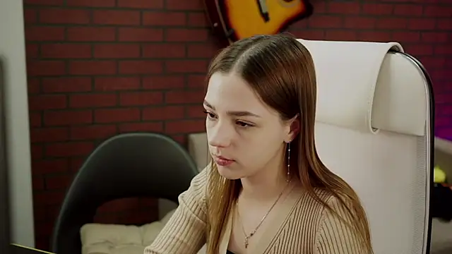 PamBeesly online show from 22, 1, 2025