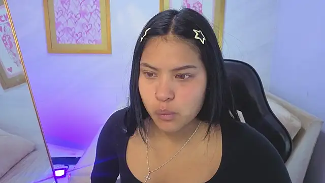 Snapshot of Paulette_v chatting on 19, 5, 2026 Paulette v online show from 19, 5, 2026