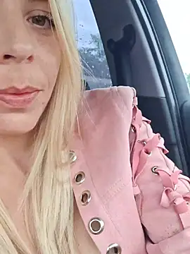 Snapshot of SweetyNinaOff1 chatting on 2, 5, 2026 SweetyNinaOff1 online show from 2, 5, 2026