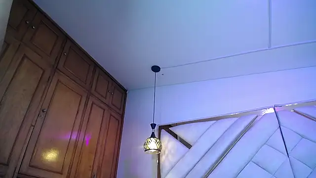 Snapshot of luxurycoupl chatting on 28, 11, 2025 luxurycoupl online show from 28, 11, 2025