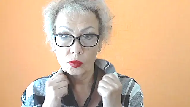 Snapshot of NessyJenixs chatting on 28, 9, 2025 NessyJenixs online show from 28, 9, 2025