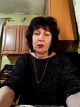 Snapshot of Laura_Kiss chatting on 8, 3, 2025 Laura Kiss online show from 8, 3, 2025